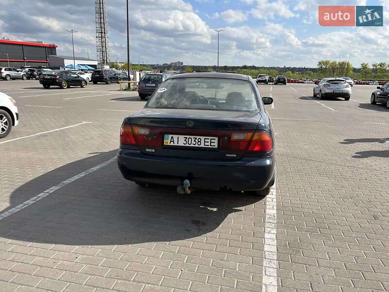 Седан Mazda 323 1997 в Виннице