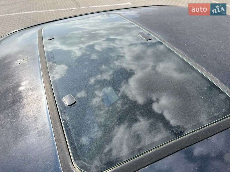 Седан Mazda 323 1997 в Виннице
