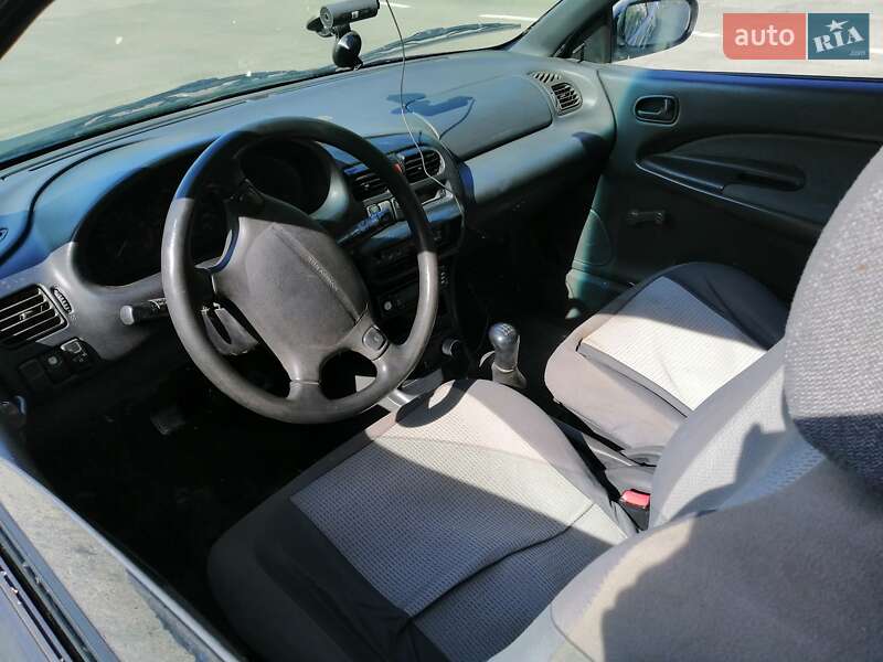 Хэтчбек Mazda 323 1995 в Белой Церкви
