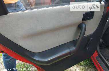 Хэтчбек Mazda 323 1990 в 
