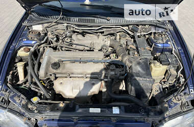 Седан Mazda 323 1996 в 