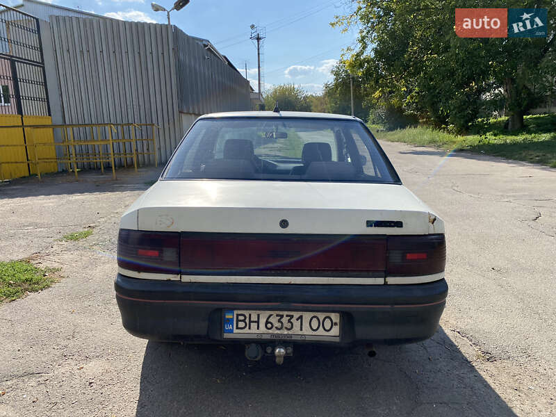 Седан Mazda 323 1992 в Олександрії