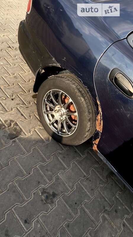 Седан Mazda 323 1997 в Одессе