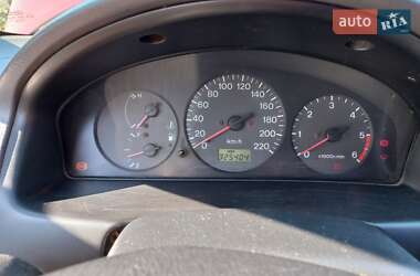 Седан Mazda 323 2001 в Николаеве