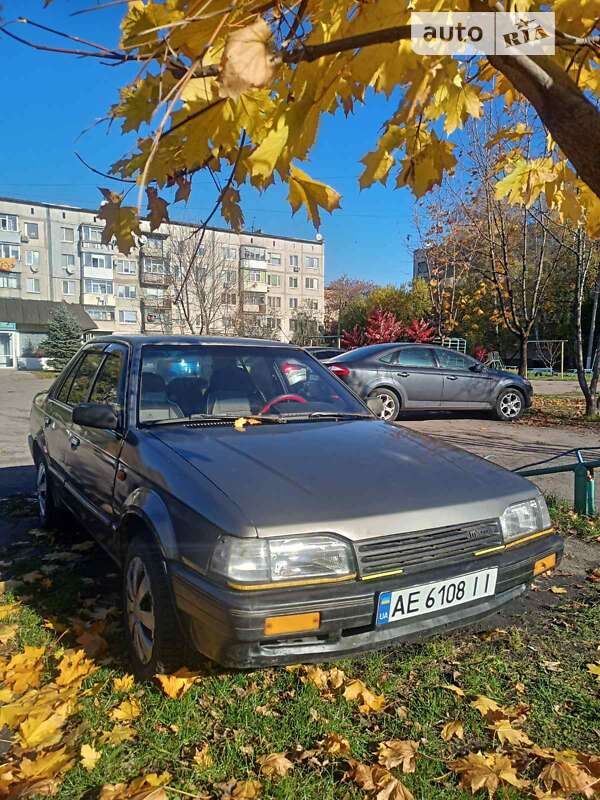 Седан Mazda 323 1986 в Першотравенську