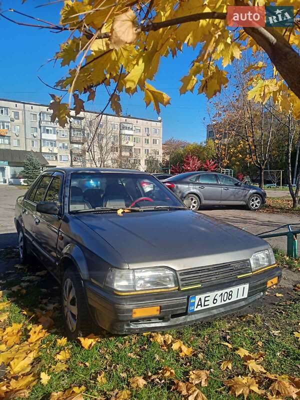 Mazda 323 1986