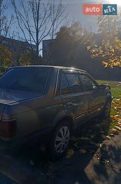 Седан Mazda 323 1986 в Першотравенске