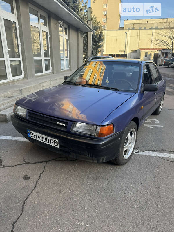 Седан Mazda 323 1990 в Одессе