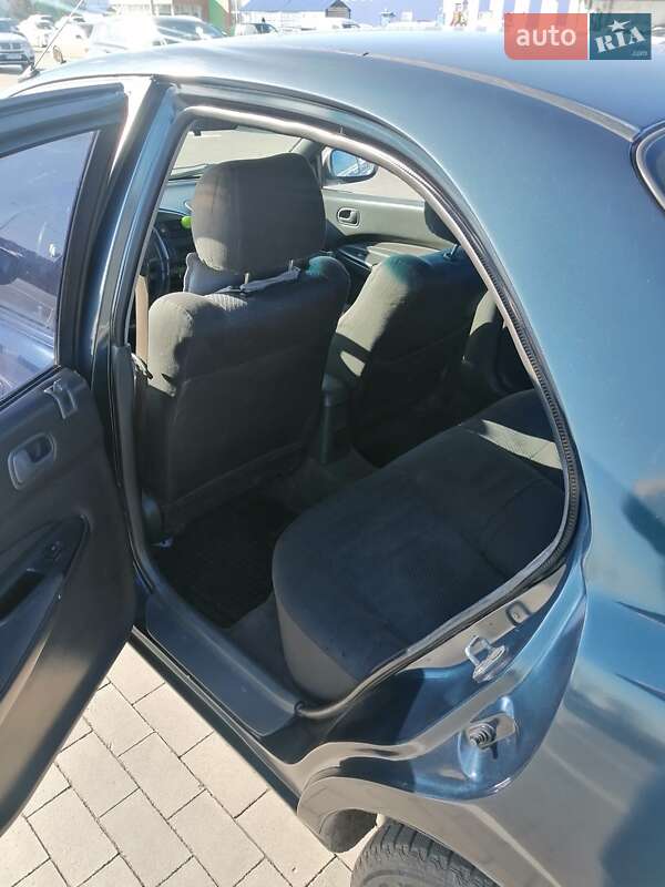 Седан Mazda 323 1996 в Одесі