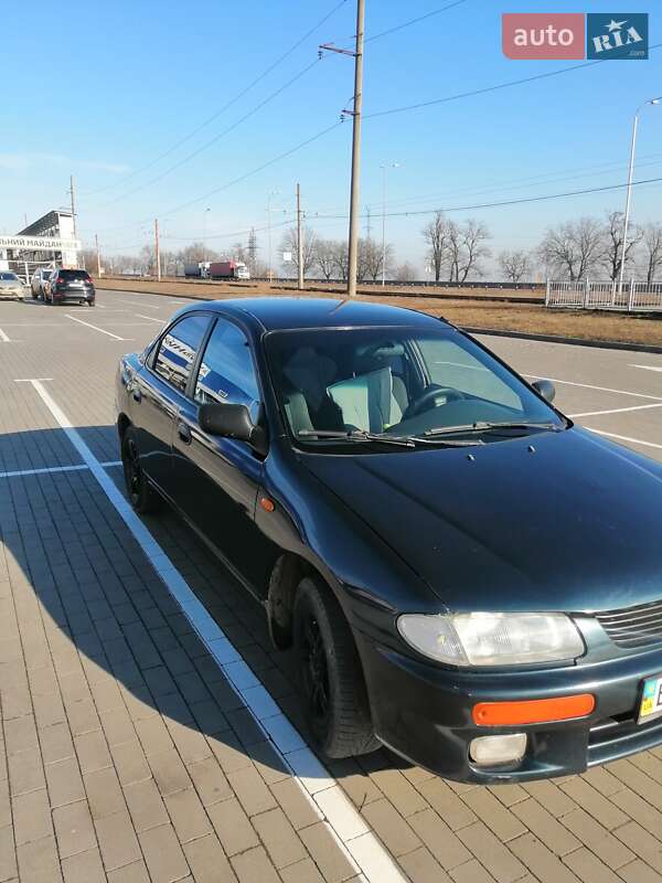 Седан Mazda 323 1996 в Одесі