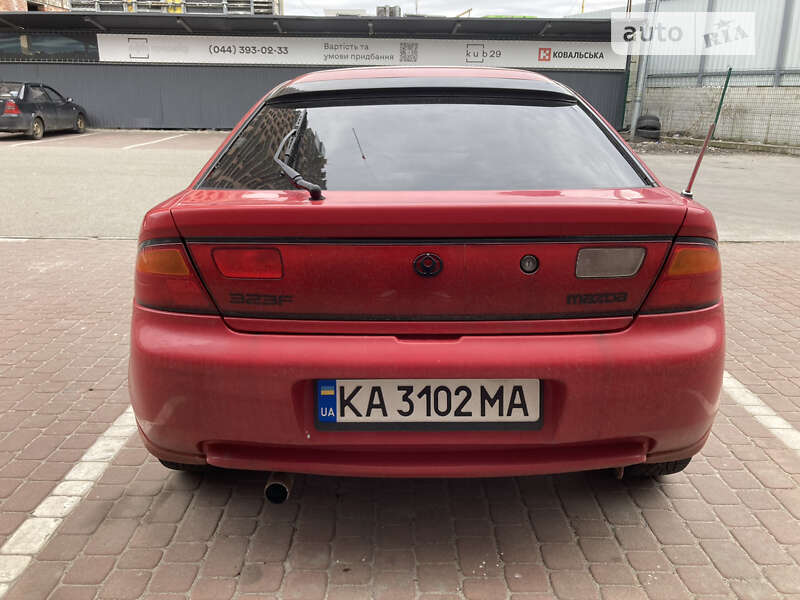 Хэтчбек Mazda 323 1995 в Березане