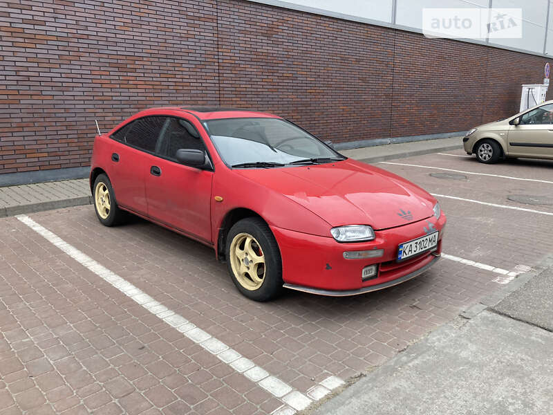 Хэтчбек Mazda 323 1995 в Березане