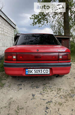 Седан Mazda 323 1992 в Вараше