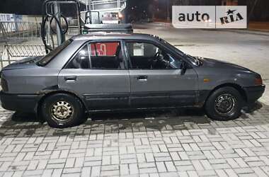 Седан Mazda 323 1993 в Хмельницком