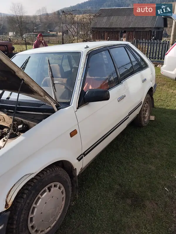 Mazda 323 1988