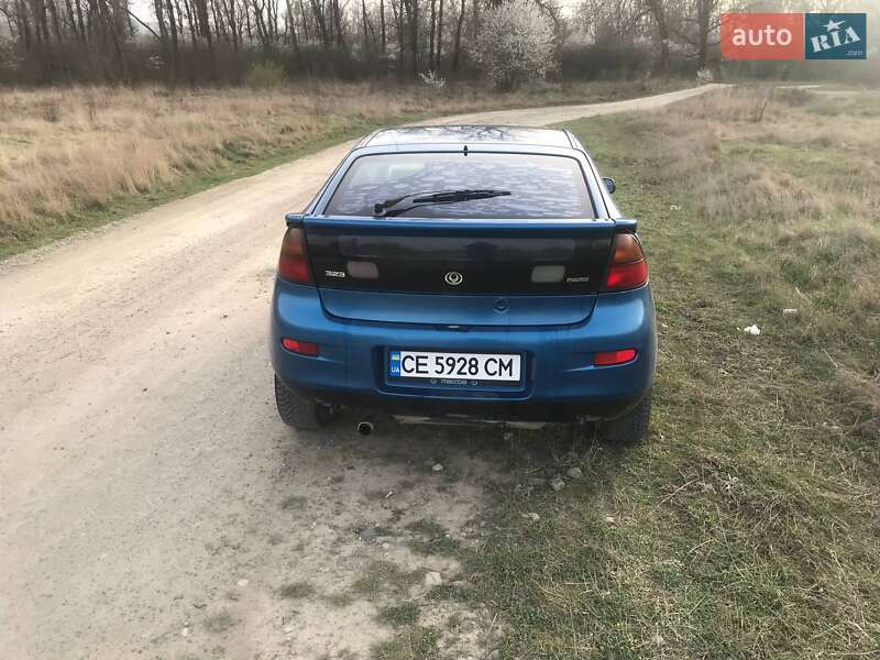 Хэтчбек Mazda 323 1997 в Черновцах