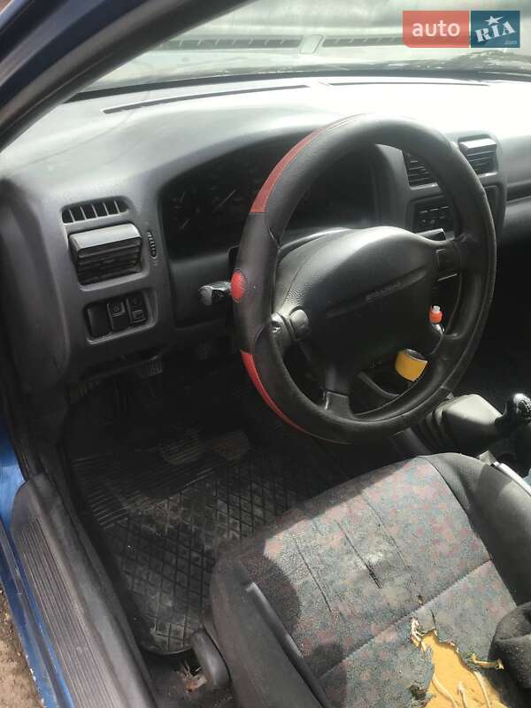 Хэтчбек Mazda 323 1997 в Черновцах