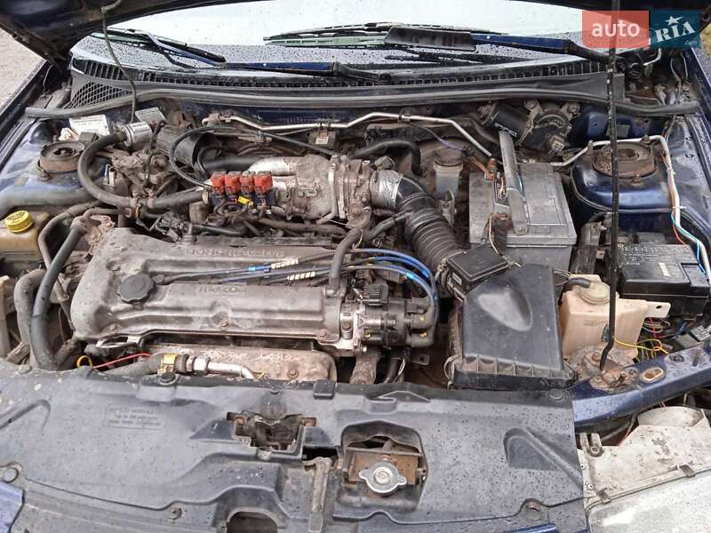 Седан Mazda 323 1997 в Прилуках