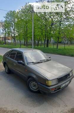 Хетчбек Mazda 323 1986 в Миргороді