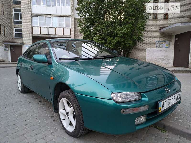 Хэтчбек Mazda 323 1996 в Надворной