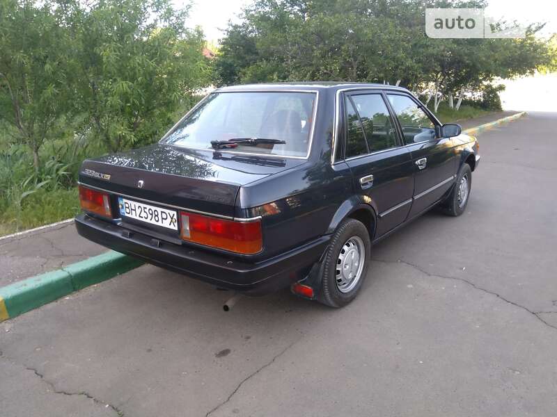 Седан Mazda 323 1986 в Білгороді-Дністровському