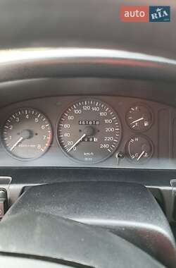 Хэтчбек Mazda 323 1994 в 