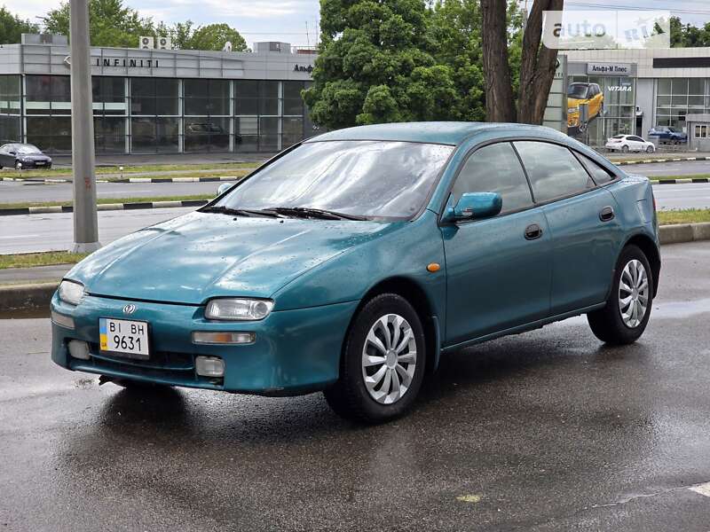 Хэтчбек Mazda 323 1995 в Харькове