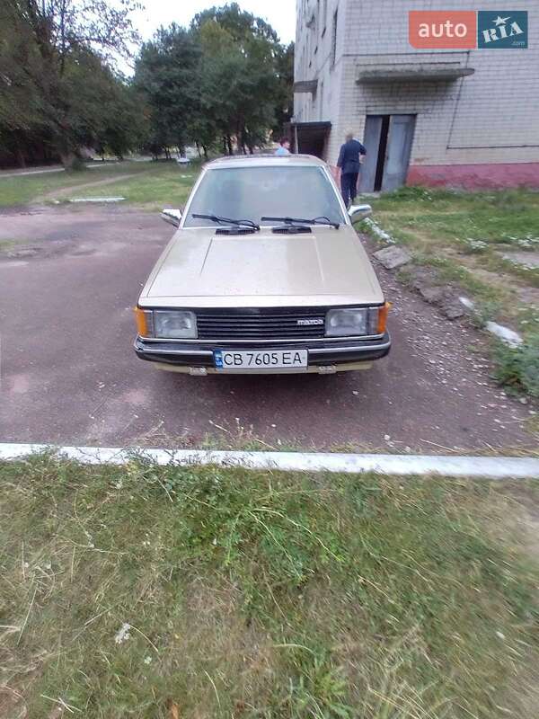 Седан Mazda 323 1981 в 