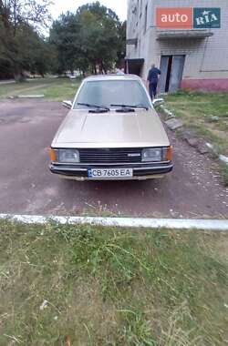 Седан Mazda 323 1981 в 