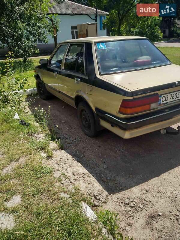 Седан Mazda 323 1981 в Чернигове