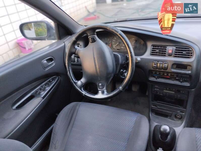 Седан Mazda 323 1996 в Калиновке