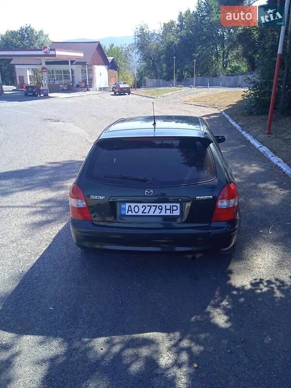 Хэтчбек Mazda 323 1998 в Сваляве