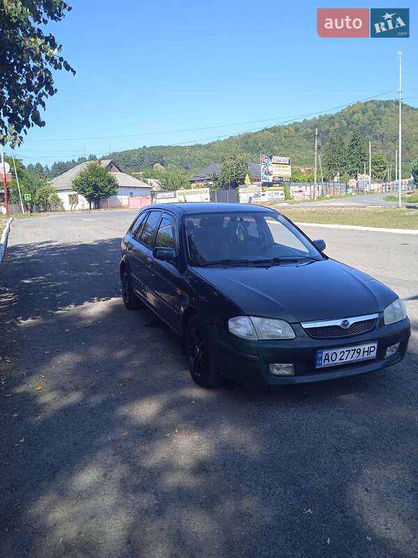 Хэтчбек Mazda 323 1998 в Сваляве