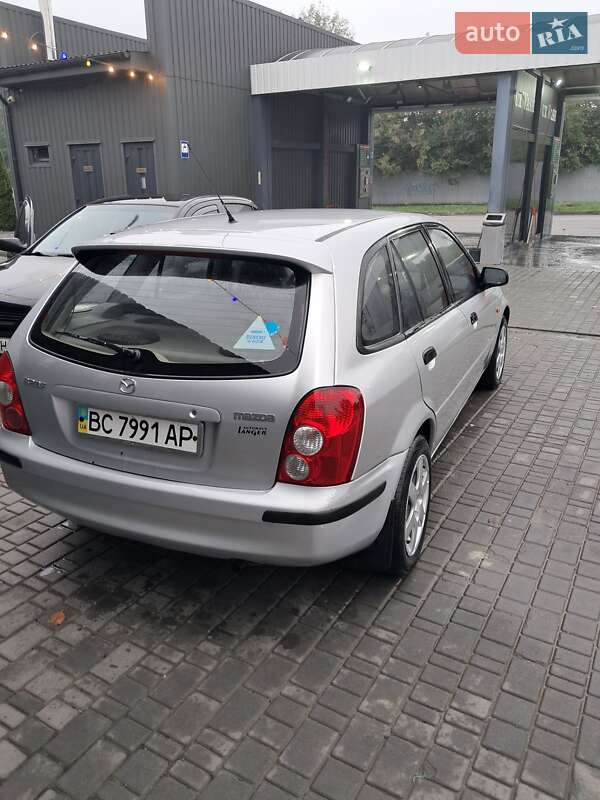 Хэтчбек Mazda 323 2001 в Каменец-Подольском