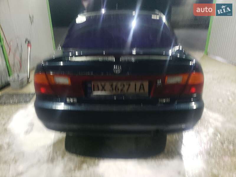 Седан Mazda 323 1995 в Каменец-Подольском