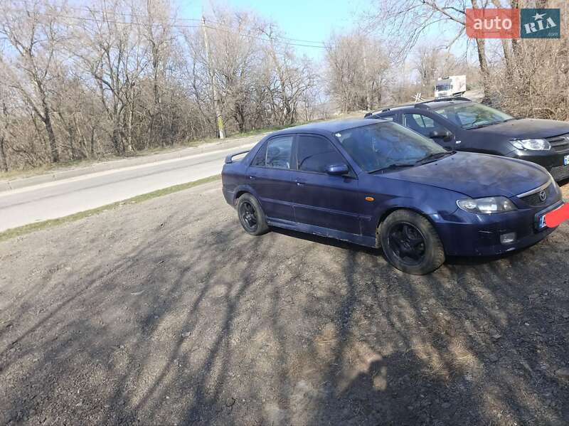 Седан Mazda 323 2002 в Запорожье