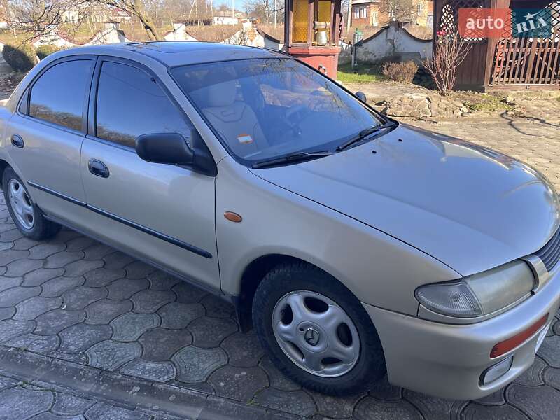 Седан Mazda 323 1996 в Ивано-Франковске
