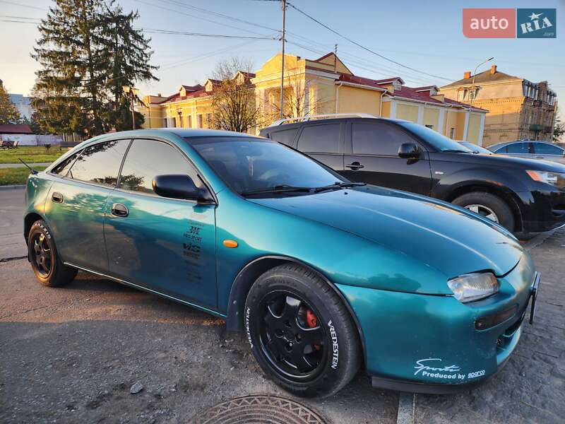 Хетчбек Mazda 323 1995 в 