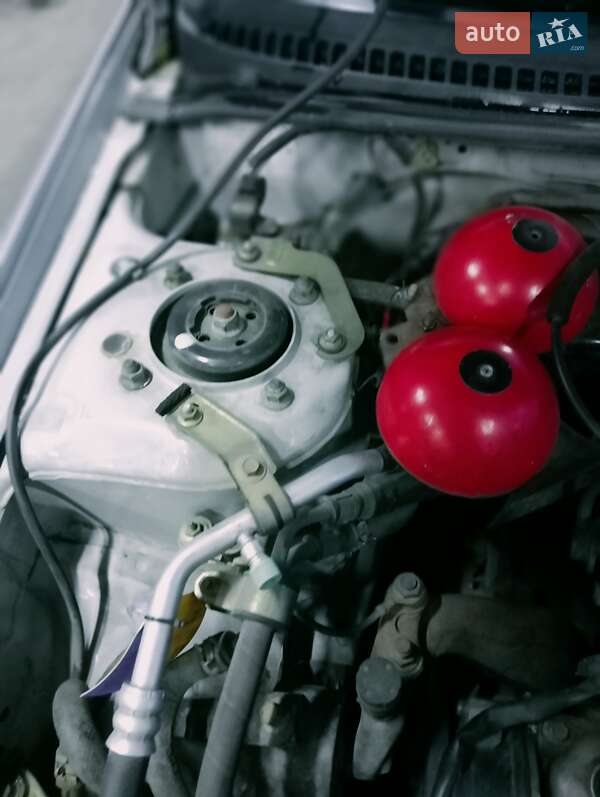 Хэтчбек Mazda 323 2001 в Киеве