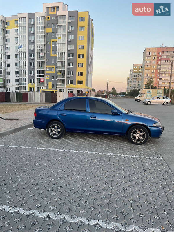 Седан Mazda 323 1998 в Полтаве