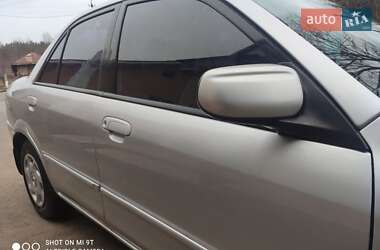 Седан Mazda 323 2003 в Залещиках