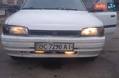 Седан Mazda 323 1994 в Львові