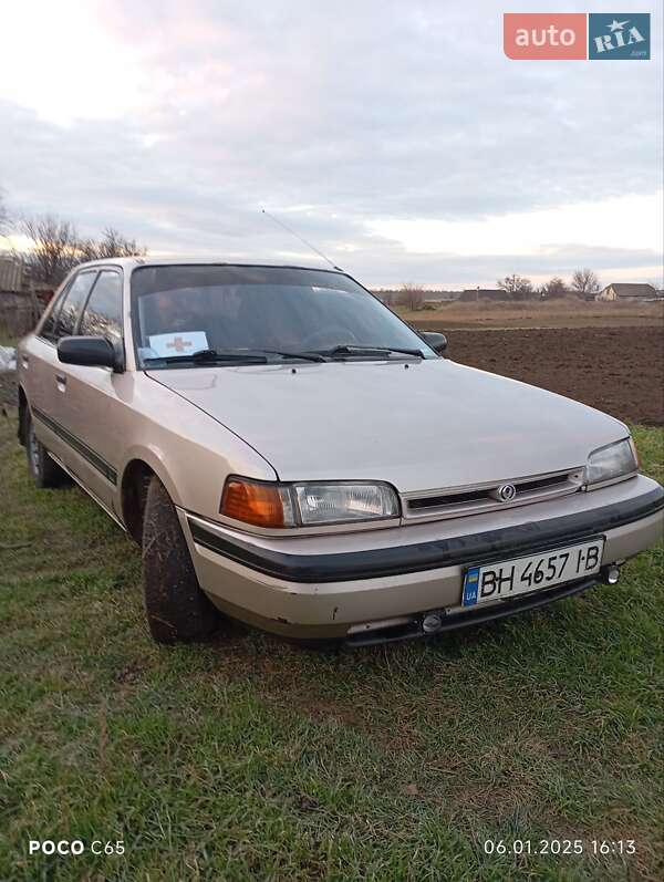 Седан Mazda 323 1994 в 