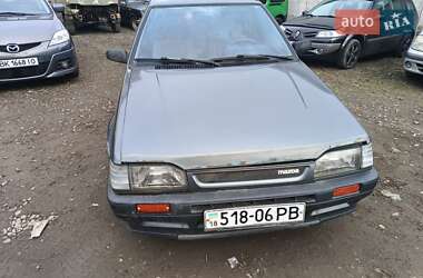 Хетчбек Mazda 323 1992 в Рівному