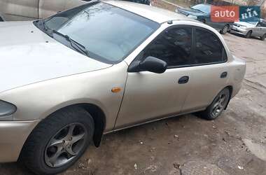 Седан Mazda 323 1997 в 