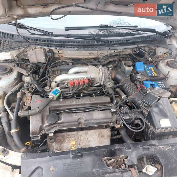 Седан Mazda 323 1997 в Софиевской Борщаговке