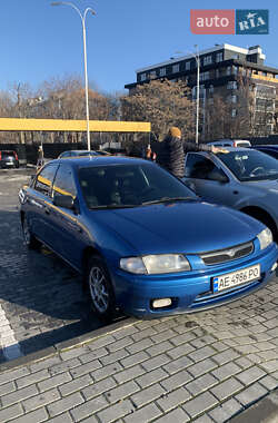 Седан Mazda 323 1997 в Дніпрі