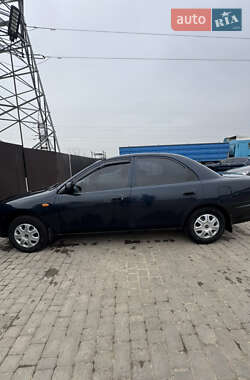 Седан Mazda 323 1997 в 