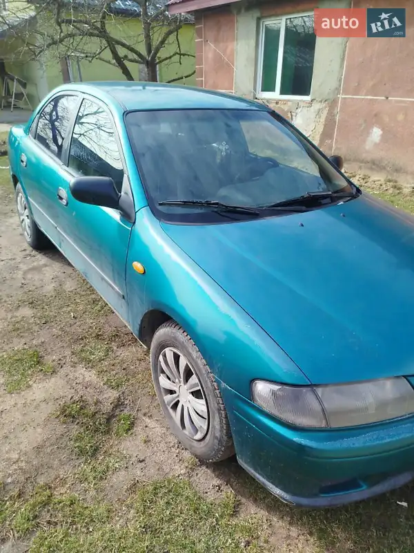 Седан Mazda 323 1997 в 
