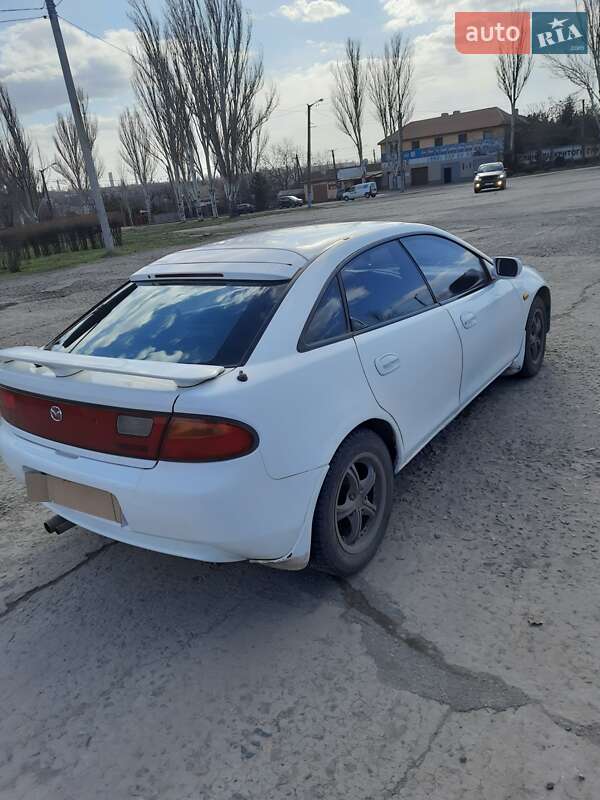 Хэтчбек Mazda 323 1995 в Кривом Роге